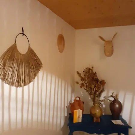 Maison Authentique En Pierre Apparente En Montagne Dans Le C Antal *